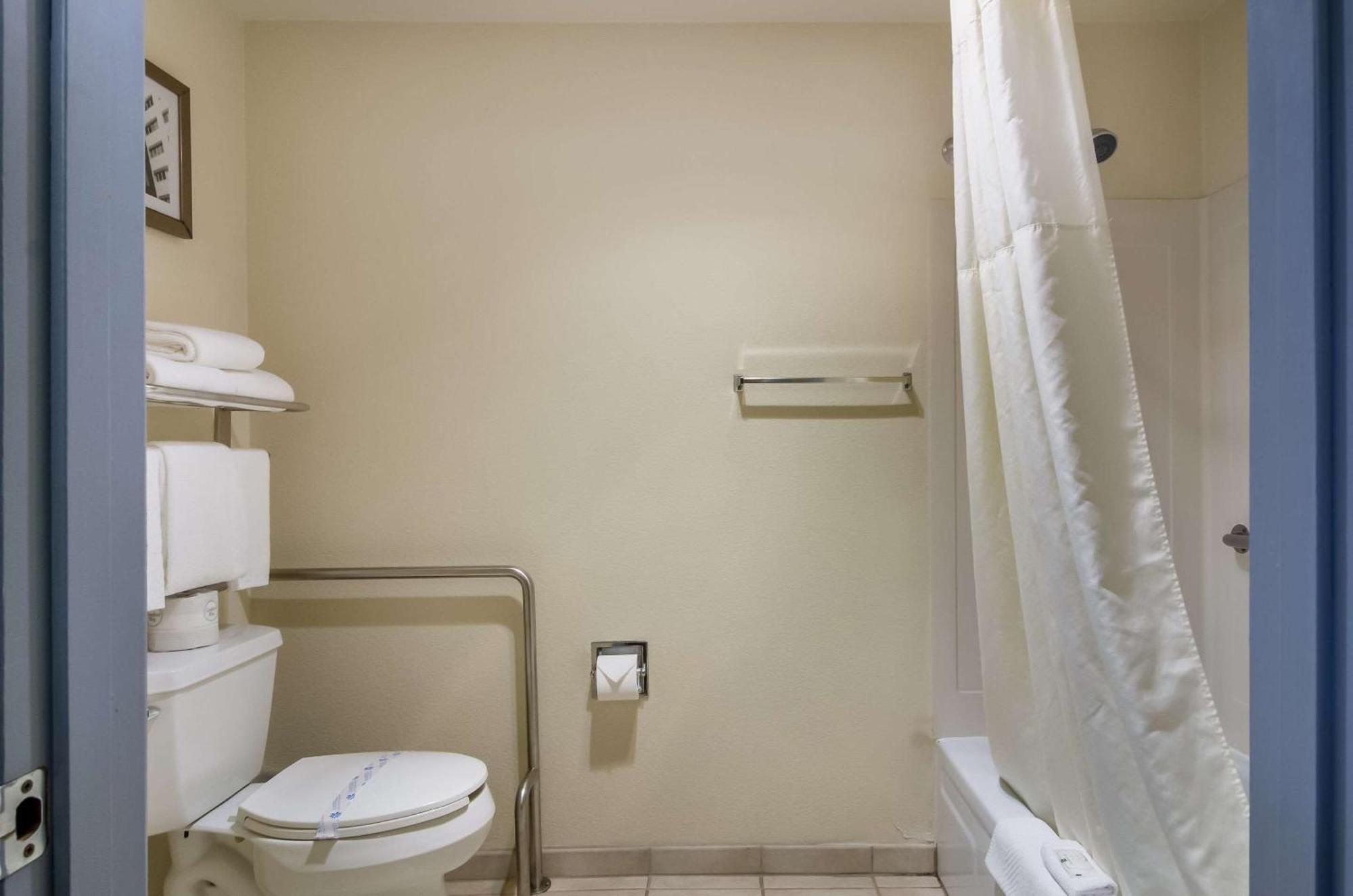 Quality Inn & Suites Silverdale Bangor-Keyport Eksteriør bilde